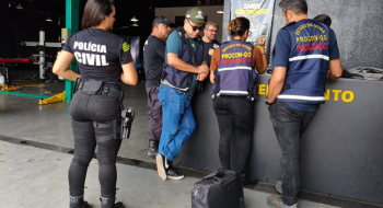 Procon suspende atividades de 2 revendedoras de pneus de Goiânia